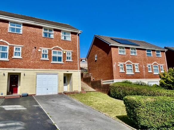 3 bed property, in Trelissick Road, £310,000