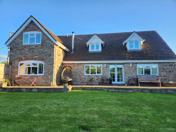 4 bed property, in Chancery Court, £675,000