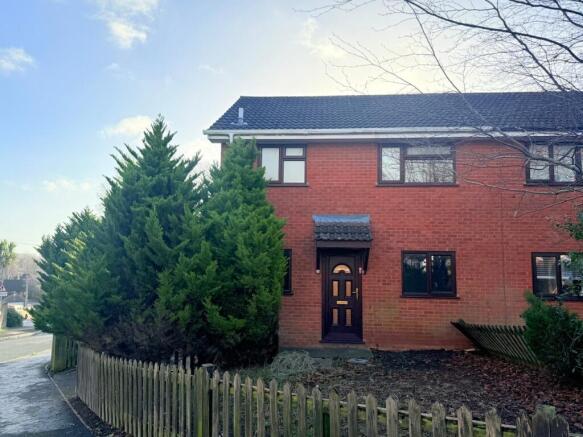 3 bed property, in Bramble Park, £200,000