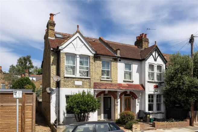2 bed property, in Kenley Road, £650,000