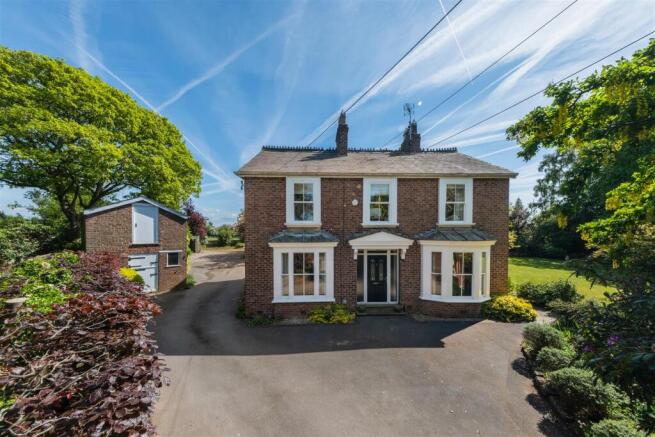 4 bed property, in Holme Street, £850,000