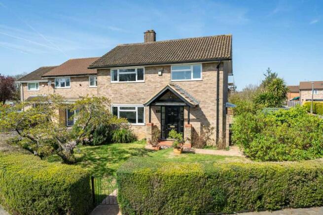 3 bed property, in Galley Hill, £550,000