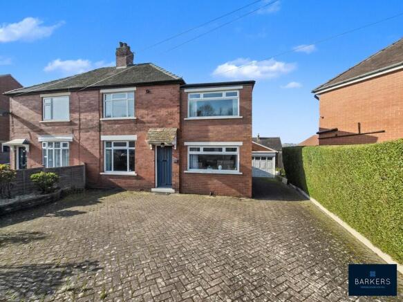 3 bed property, in Kings Drive, £245,000