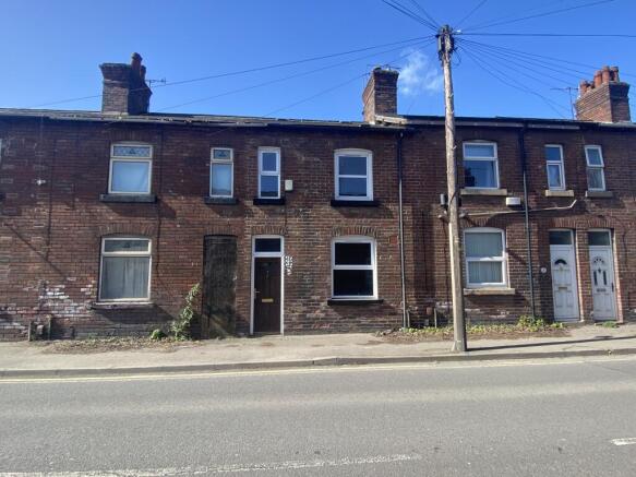 2 bed property, in 7 Ecclesfield Road, £40,000