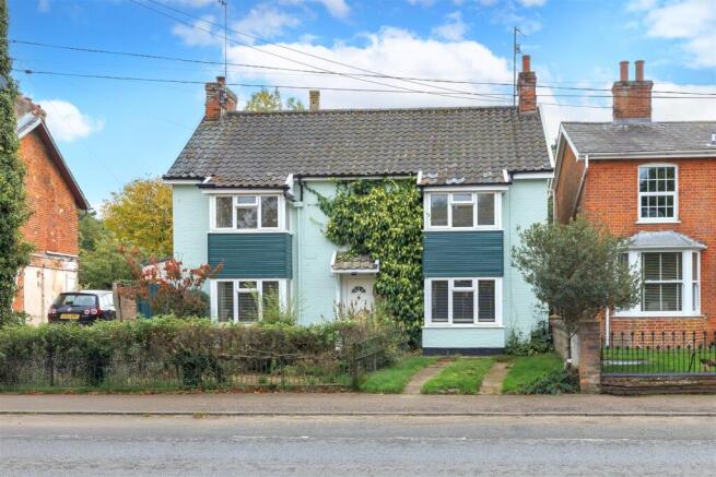 3 bed property, in Brook Street, £350,000