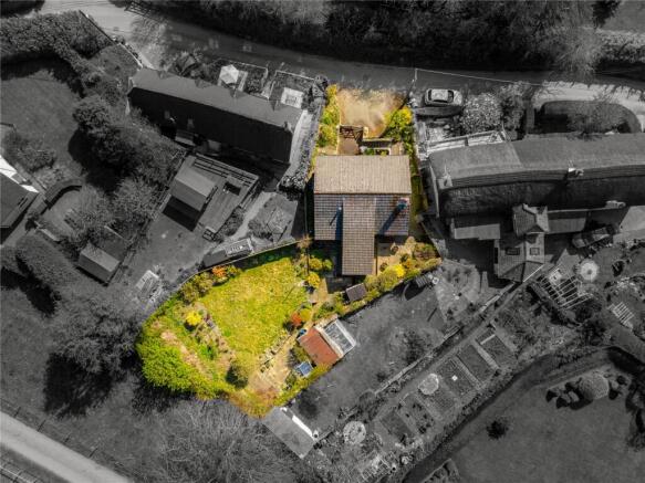 2 bed property, in Kings Heanton, £300,000