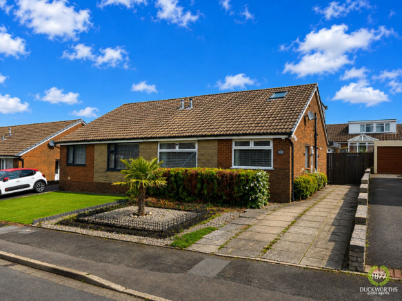 3 bed property, in Abbey Crescent, £270,000