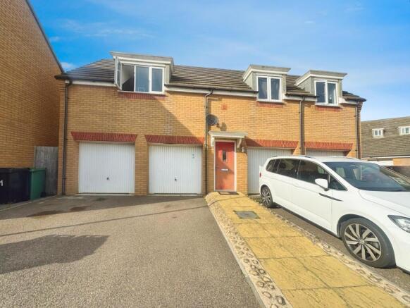 2 bed property, in Hercules Way, £180,000