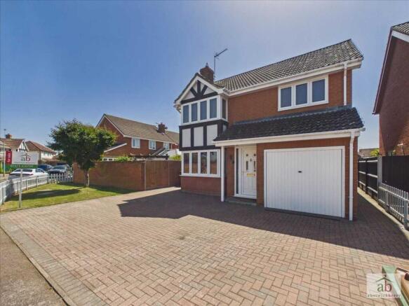 4 bed property, in Reeve Gardens, £437,500