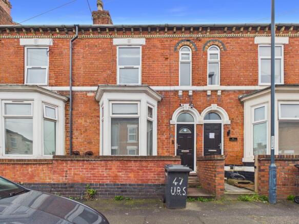 5 bed property, in Upper Bainbrigge Street, £260,000