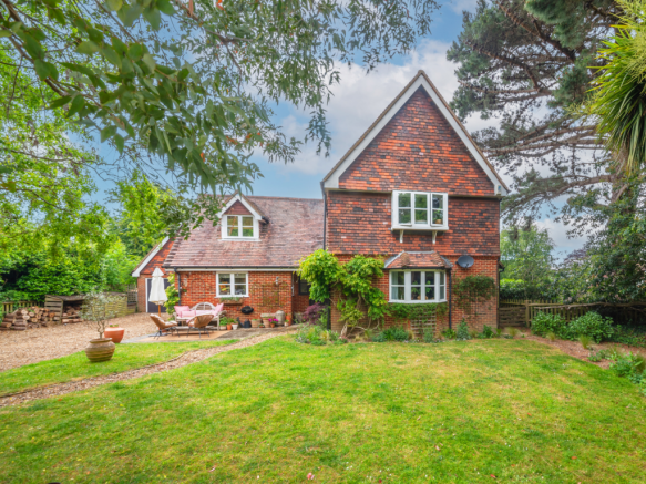 4 bed property, in Waterloo Road, £900,000