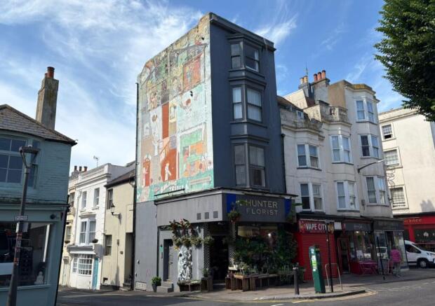 1 bed property, in Flat 3, £160,000