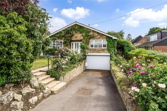3 bed property, in Singlets Lane, £800,000