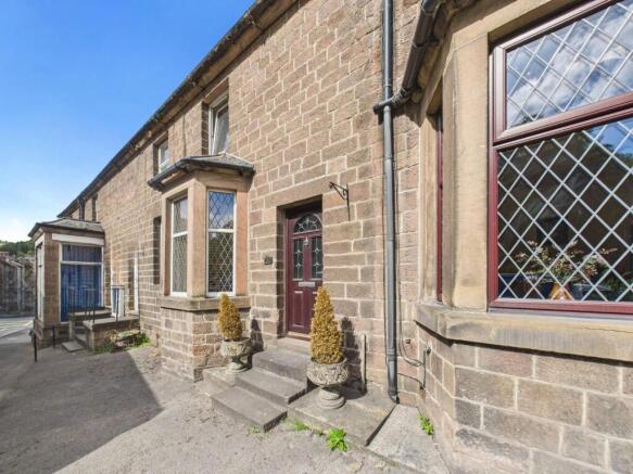 2 bed property, in Market Place, £230,000