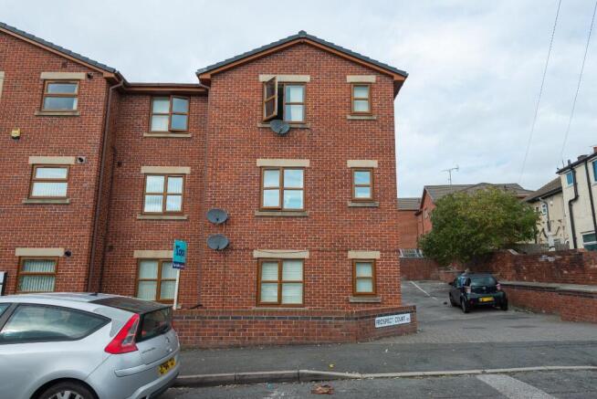 1 bed property, in Terrace Road, £59,000