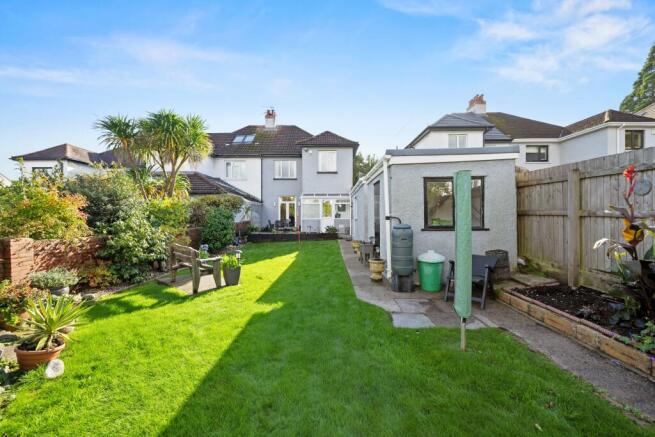 4 bed property, in Norton Road, £550,000