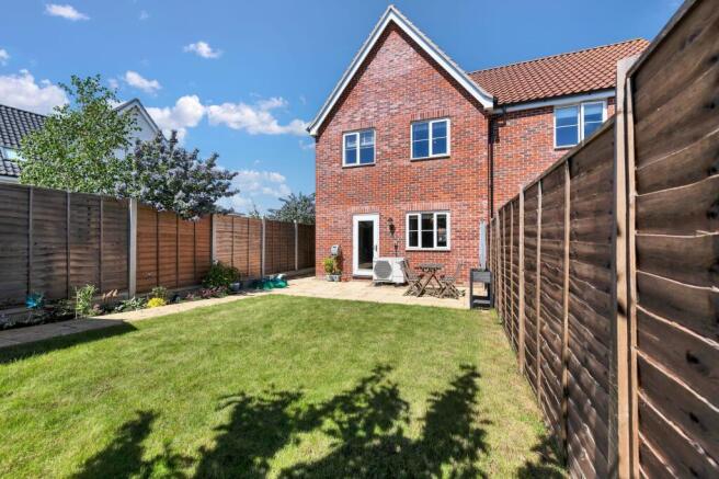 3 bed property, in Beale Road, £325,000