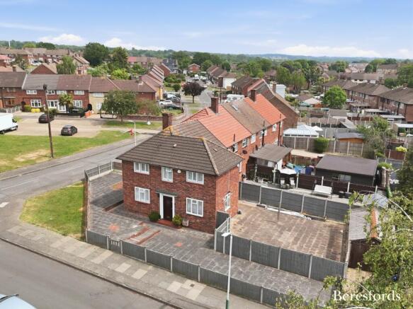 3 bed property, in Ashbourne Road, £500,000