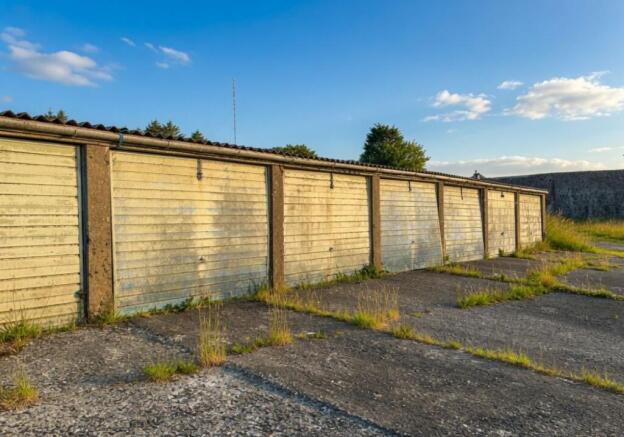 Studio, in Garage 32 at Blackabrook Avenue, £1,000