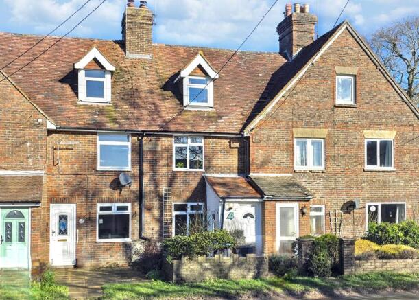 2 bed property, in Glenham Place, £340,000