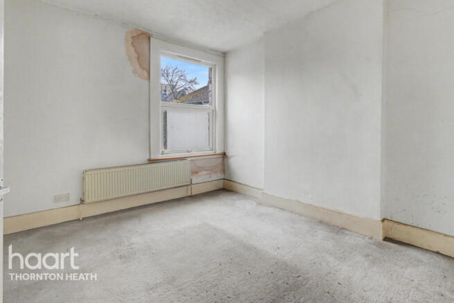 1 bed property, in Lincoln Road, £275,000