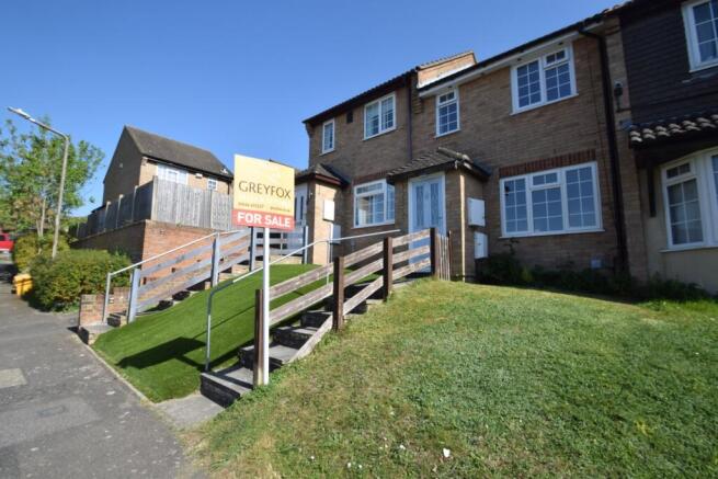 2 bed property, in Emily Road, £215,000