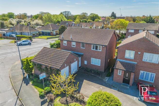 4 bed property, in Frietuna Road, £420,000