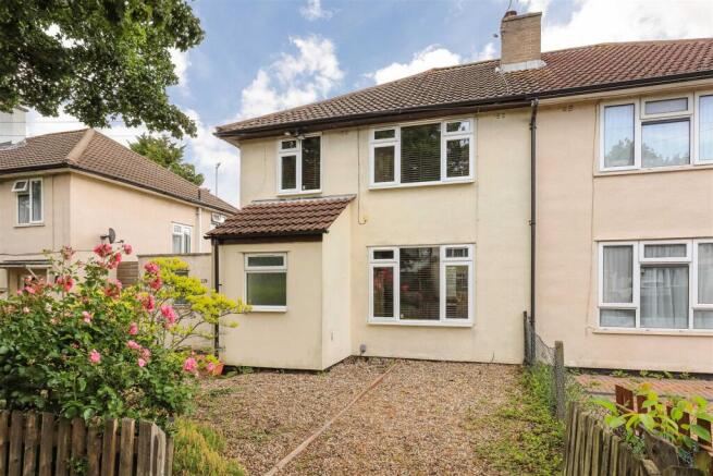3 bed property, in Howard Road, £425,000