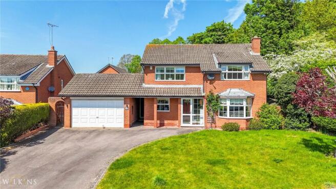 4 bed property, in Sir Alfreds Way, £575,000