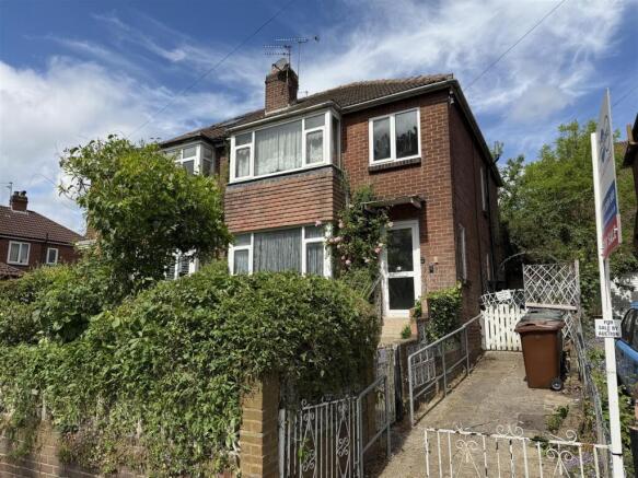 3 bed property, in 3 Towers Way, £185,000