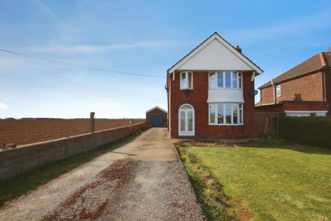 3 bed property, in Grantham Road, £280,000