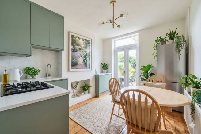 1 bed property, in Albert Terrace, £250,000