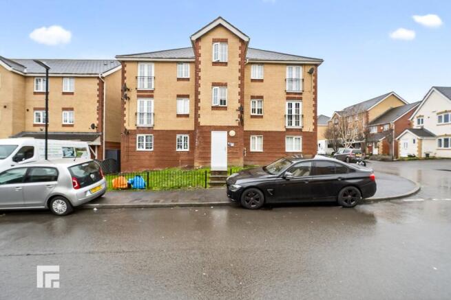 2 bed property, in Gerddi Margaret, £130,000