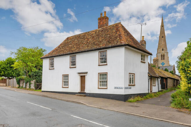 3 bed property, in Stow Road, £600,000