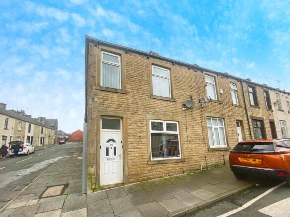 3 bed property, in Woodbine Road, £105,000