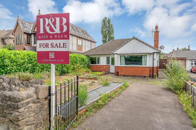 2 bed property, in Station Lane, £345,000