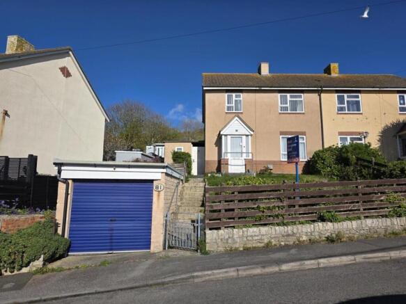 3 bed property, in Verne Common Road, £165,000