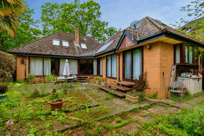 4 bed property, in Hursley Road, £650,000