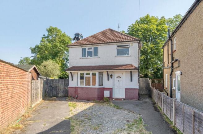 3 bed property, in Guildford, £525,000