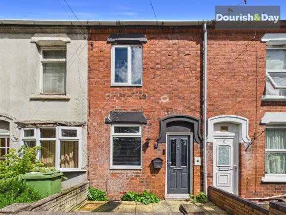 2 bed property, in Victoria Terrace, £185,000