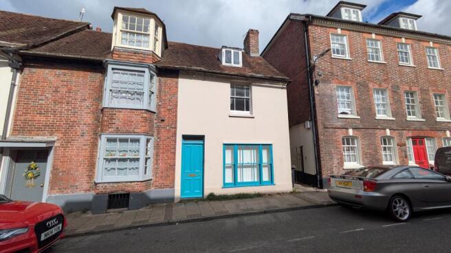 2 bed property, in Salisbury Street, £185,000