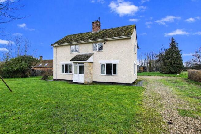 4 bed property, in Beacon Lane, £750,000
