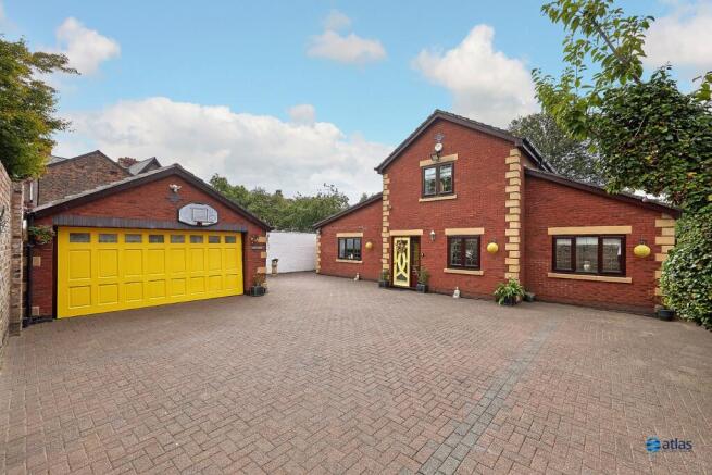 4 bed property, in North Drive, £625,000