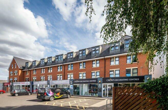 2 bed property, in Scarrington Road, £179,950