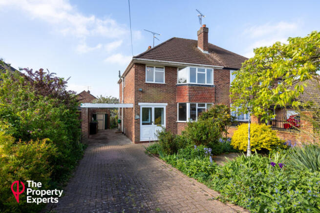 3 bed property, in Colemans Moor Lane, £500,000
