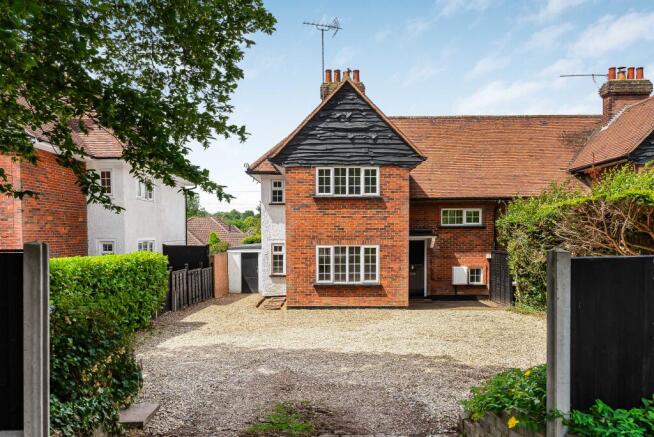 3 bed property, in London Road, £675,000