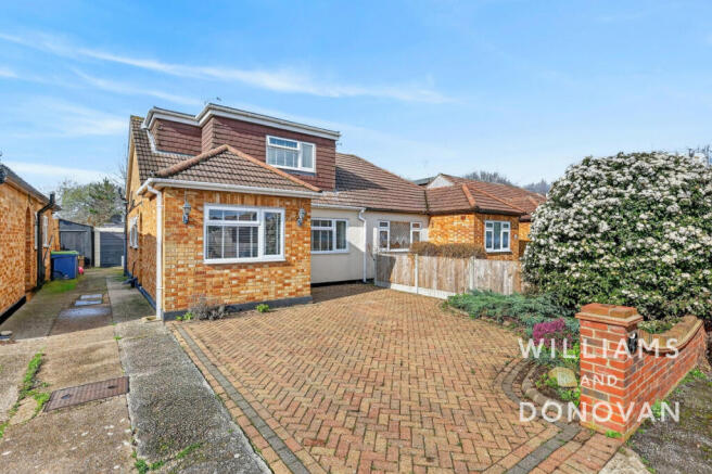 3 bed property, in Prestwood Close, £425,000