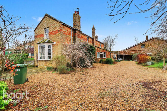 4 bed property, in Bridge Street, £595,000