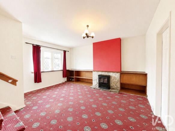 2 bed property, in Parkgate Road, £170,000
