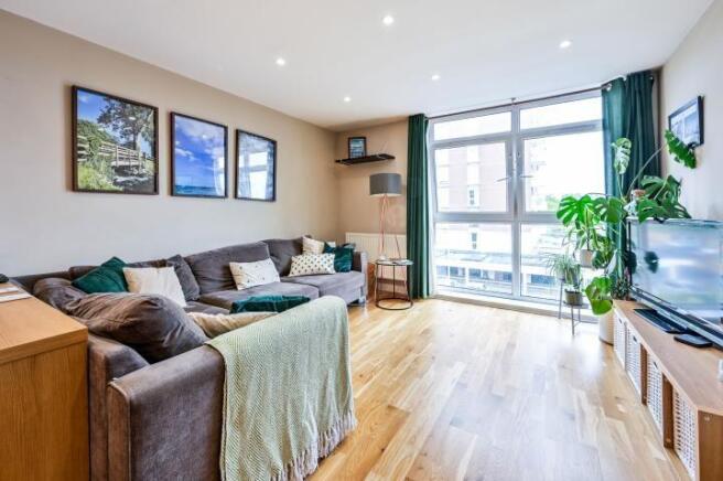 1 bed property, in Aits View, £260,000